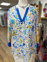 Load image into Gallery viewer, Bariloche - Tovar - V Neck tunic shirt - Blue Floral