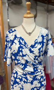Allison - Short Sleeved side ruched dress - Blue & White Flower print
