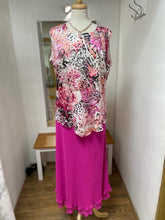 Load image into Gallery viewer, Godske - Short floaty Jacket - Fuchsia Pink Print