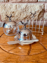 Load image into Gallery viewer, Stag Round Butter Dish and Spreader